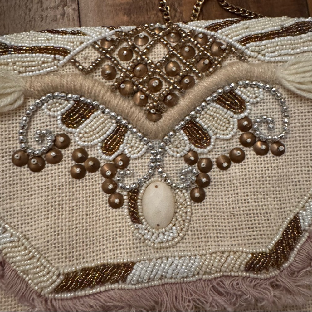LULU’S Catch My‎ Eye Beaded Clutch - Picture 4 of 7